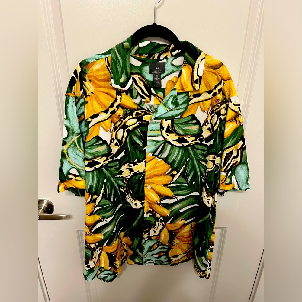 H&M button up shirt